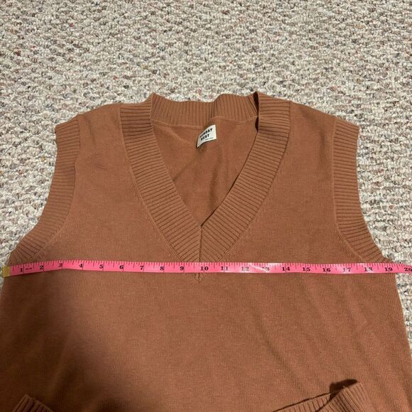 Aritizia Sunday Best Winston Vest Merino Wool- Size Medium - Picture 9 of 12